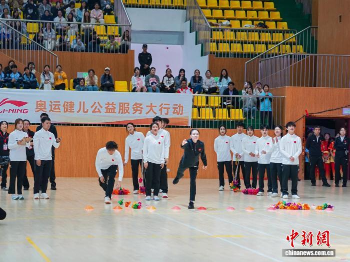 奥运健儿公益行动点燃高校体育精神传承