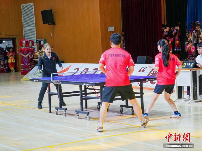 奥运健儿公益行动点燃高校体育精神传承