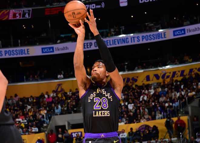 湖人轻取骑士迎四连胜 八村塁高效14分助队登顶