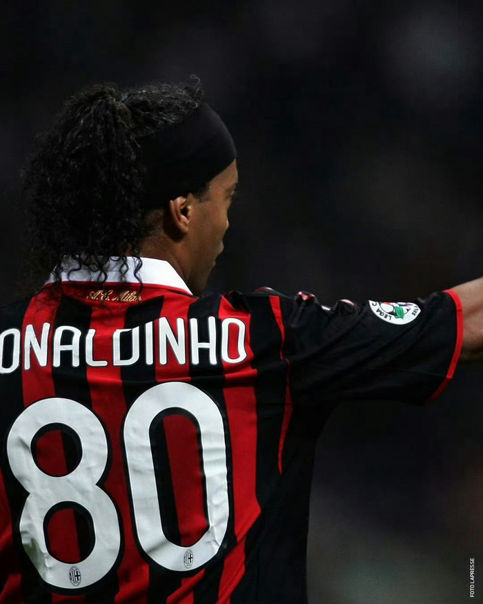 罗纳尔迪尼奥生日快乐 米兰球迷深情祝福